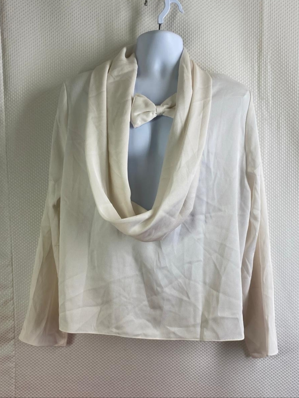 H&M Cream Cowl Neck Lightweight Sweater Size L